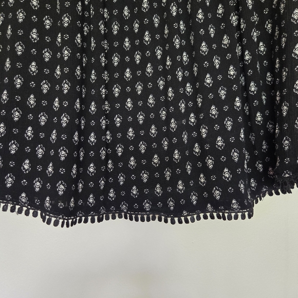 Black Patterned Off-Shoulder Top - Picture 4 of 9